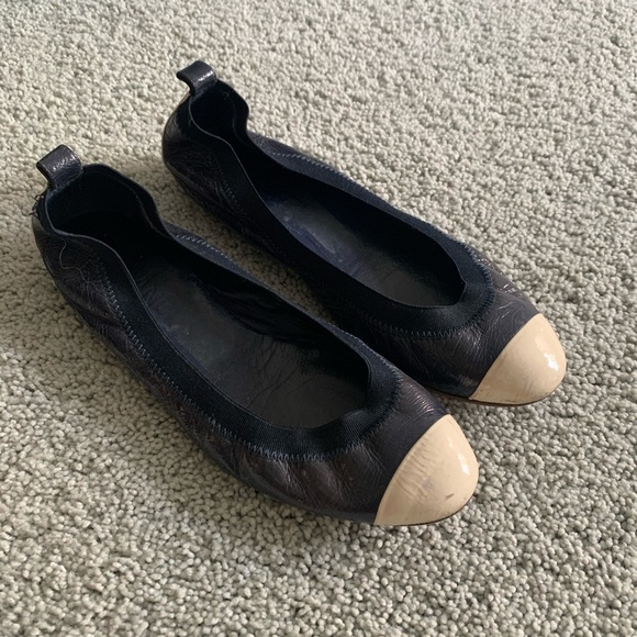 CHANEL Shoes - CHANEL navy cream classic ballet flats sz9